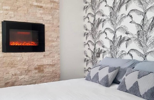Sarreguemines Apartment | Peaceful Studio with Premium Amenities - Rated 9/10