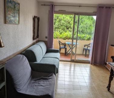 Plaine de la Brague Apartment | Tranquil Studio at the Top Floor with Pool Access