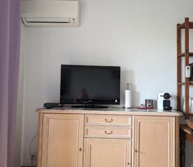 Plaine de la Brague Apartment | Tranquil Studio at the Top Floor with Pool Access