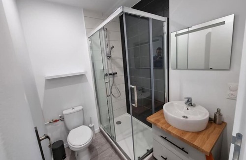 La Glaciere Apartment | Quiet New Studio Near City Center - Guest Rated 10/10