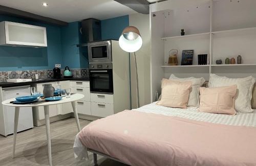 Intra Muros Apartment | Studio calme intra-muros à 150m de la plage