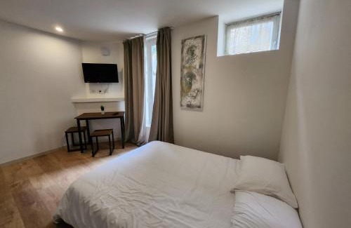 Bar-le-Duc Apartment | Relaxing Studio Retreat Near Courtyard for Your Escape