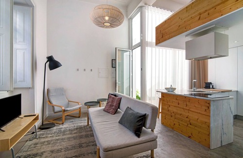 Se Apartment | Top-Rated Studio 'Casa Vermelha I' with Terrace & Wi-Fi