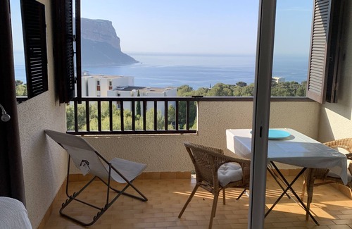 Cassis Apartment | Studio Cassis: Breathtaking Sea Views & Pet-Friendly Stay