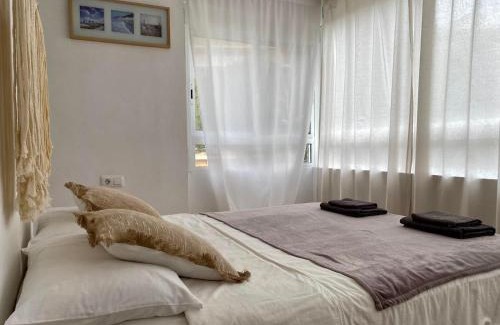 Playa de San Juan Apartment | Budget-Friendly Studio Cataluña with Pool Access & High Ratings