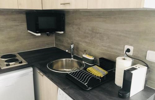 La Joliette Apartment | Oceanfront Studio Cathédrale Vieux-Port - Guest Rated 7.9