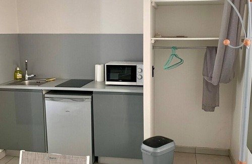 Douvres-la-Delivrande Apartment | Cozy Studio Centre de Douvres with Terrace Near the Sea