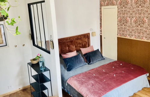 Oloron-Sainte-Marie Apartment | Charming Studio in Historic 18th Century Building