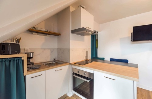 Guingamp Apartment | Cozy Studio in Guingamp Centre with Kitchen & Spa Amenities