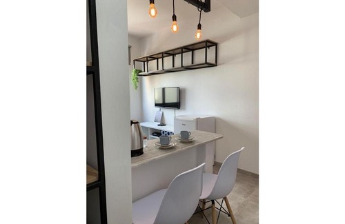 Centro Apartment | Discover Studio Central Maria Ziláh with Family-Friendly Perks