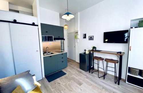 Saint - Aubin - Dupuy Apartment | Serene Studio in the Heart of the City - Rated 9.3/10