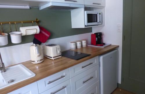 Chateauroux Apartment | Exceptional Studio in Châteauroux - Pet & Child Friendly!