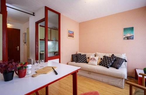 Vignec Apartment | Cozy Studio for 4 in Saint Lary with Balcony & Parking