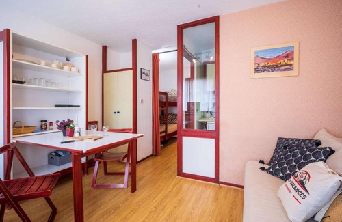 Vignec Apartment | Cozy Studio for 4 in Saint Lary with Balcony & Parking