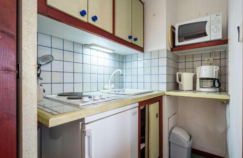 Vignec Apartment | Cozy Studio for 4 in Saint Lary with Balcony & Parking