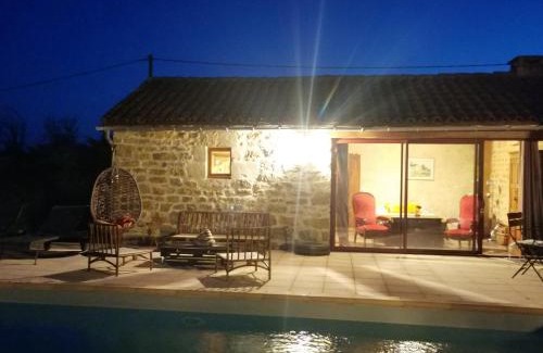Bio Apartment | Charming Studio with Pool and Garden in Bio