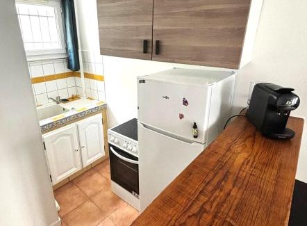 Vemars Apartment | Cozy Studio Near CDG & Parc Astérix - Child Friendly Stay