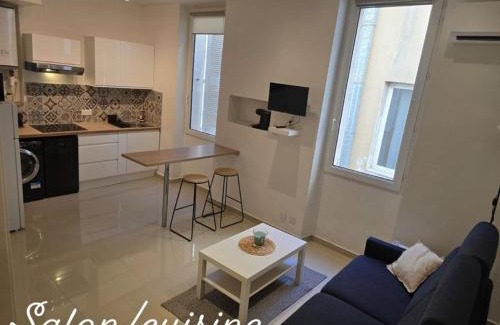 Opera Apartment | Studio chic moderne Marseille