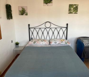 El Algar Apartment | Cozy Studio Cielo: Poolside Retreat with Free Wi-Fi