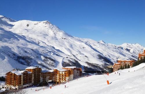 Les Bruyeres Apartment | Cozy Studio with Balcony and Views, Perfect for Families