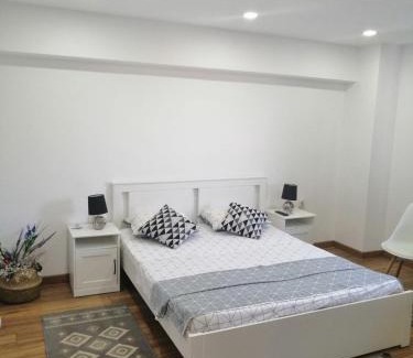 Braila Apartment | Budget-Friendly Studio Claudia with Self Check-In & Child Care