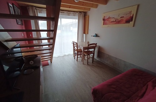 Givrand House | Ideal Studio Retreat Near Ocean and Shops - Guest Rated 10/10