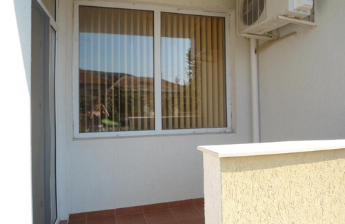 Kranevo Apartment | Relax at Studio Coliseum with Ocean Views and Pools