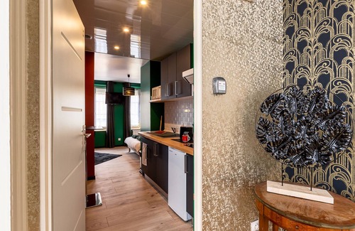 Saint-Quentin Apartment | Studio-Comfort-Ensuite-Garden View