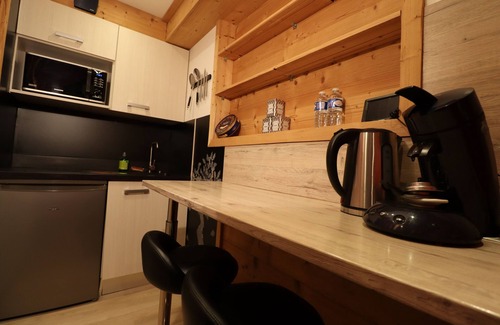 Albertville Apartment | Guest Rated 10/10 Studio with Private Bathroom & Spa