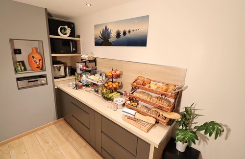 Albertville Apartment | Guest Rated 10/10 Studio with Private Bathroom & Spa