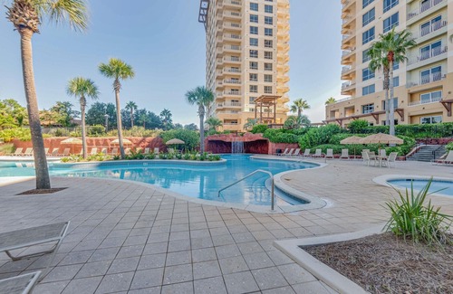 Sandestin Condo | Studio condo on 7th Floor with Resort Views at Luau in Sandestin Golf & Beach Resort