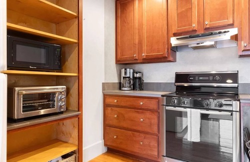 Innsbrook Condo | Inviting Studio Condo with Pool by the Waterfront