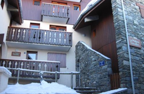 Montchavin Apartment | Cozy Studio La Plagne Montchavin for 3 | Family Friendly