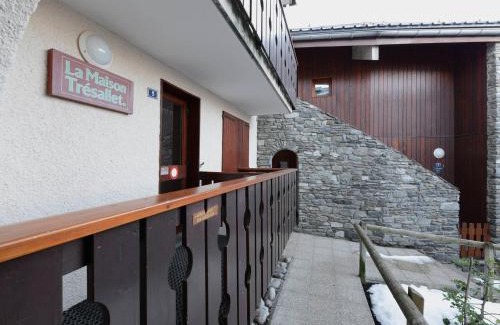 Montchavin Apartment | Cozy Studio La Plagne Montchavin for 3 | Family Friendly