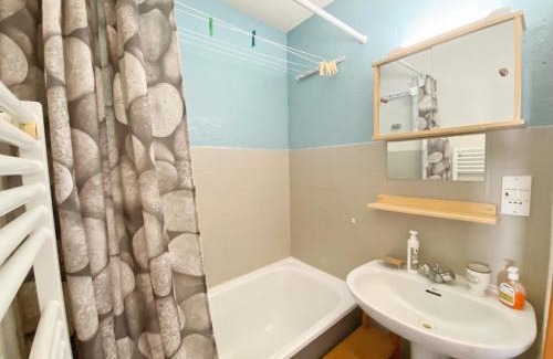 Samoens Apartment | Cozy Studio with Balcony in Central Samoëns, Steps from Ski