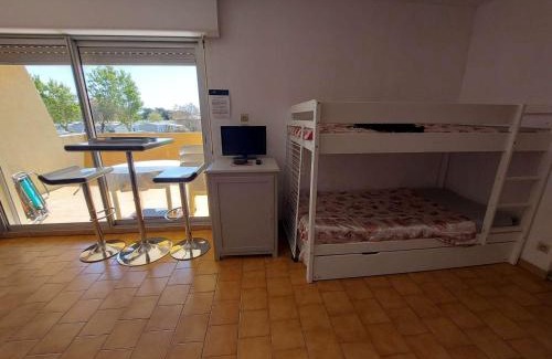 Marseillan Plage Apartment | Cozy Studio with Terrace and Private Parking in Marseillan