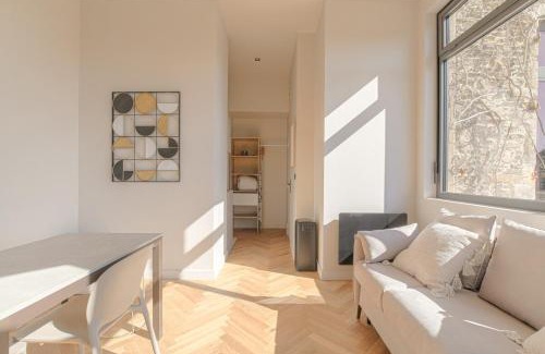 Ecully Apartment | Studio confortable avec terrasse, Ecully