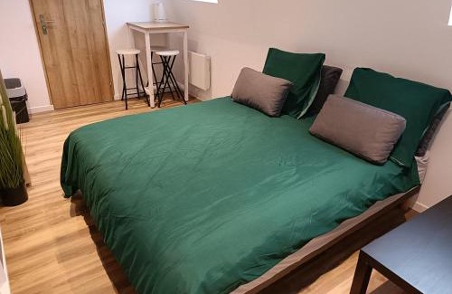 Roubaix Apartment | Cozy Studio with Child-Friendly Amenities and High Rating