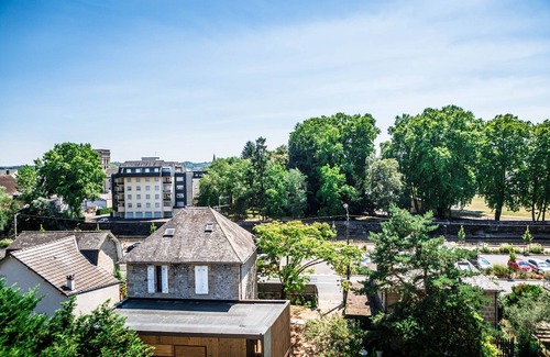 Brive-la-Gaillarde Apartment | Modern Studio with Elevator, Parking & Scenic Views