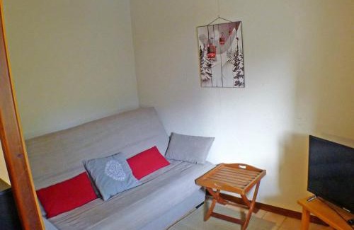 Samoens Apartment | Cozy Studio with Cabin at the Heart of Samoëns Village