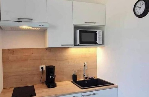 Chalons-en-Champagne Apartment | Comfortable Stay at Studio Cosy Le 12 - Family Friendly!