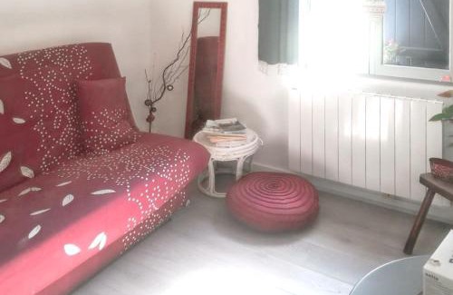 Camembert Apartment | Cozy Studio with Terrace in Scenic Camembert - 8.1/10 Rating