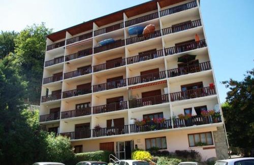 Brides-les-Bains Apartment | Cozy Studio with Balcony in Brides-les-Bains, Pet Friendly
