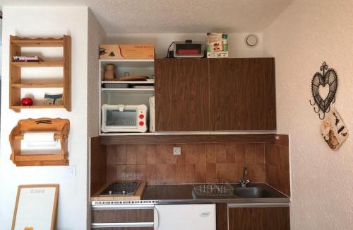 Correncon-en-Vercors Apartment | Family-Friendly Studio Near Slopes with Balcony & Golf Access