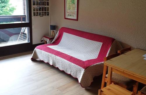 Correncon-en-Vercors Apartment | Cozy Studio with Balcony near Ski Slopes and Golf Course