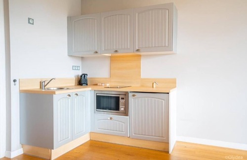La Redorte Apartment | Cozy Studio with Pool Access and Wellness Room