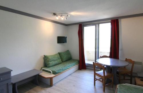 Bergers Apartment | Cozy Studio with Balcony, Pool & Sauna near Ski Slopes