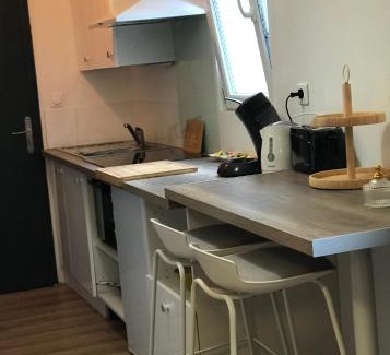 Beauvais Apartment | Cozy Studio Beauvais: Family-Friendly & Highly Rated Stay