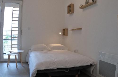 Chambray-les-Tours Apartment | Inviting Studio Cosy in Chambray-Les-Tours - 9.5/10 Rating