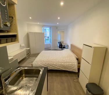 Chaville Apartment | Your Cozy Retreat at Studio Cosy Chaville - Pet Friendly Stay